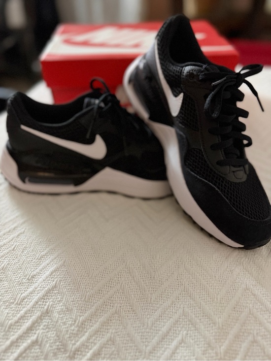 Nike Shoes - Nike Air Max Black and White